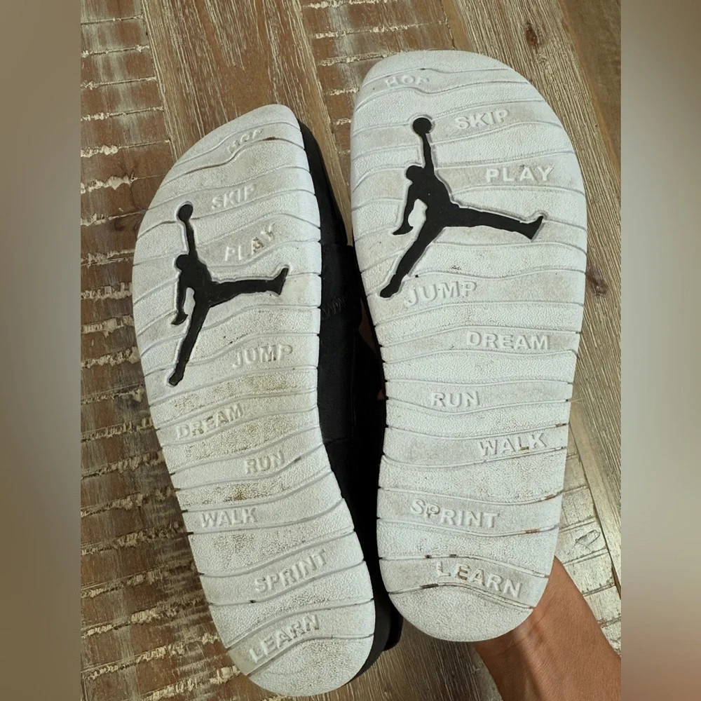 Jordan Flare Sandals boys size 3y